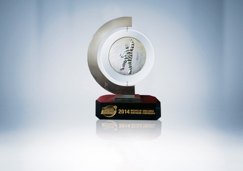 米其林必比登挑战赛公交拉力赛第一名