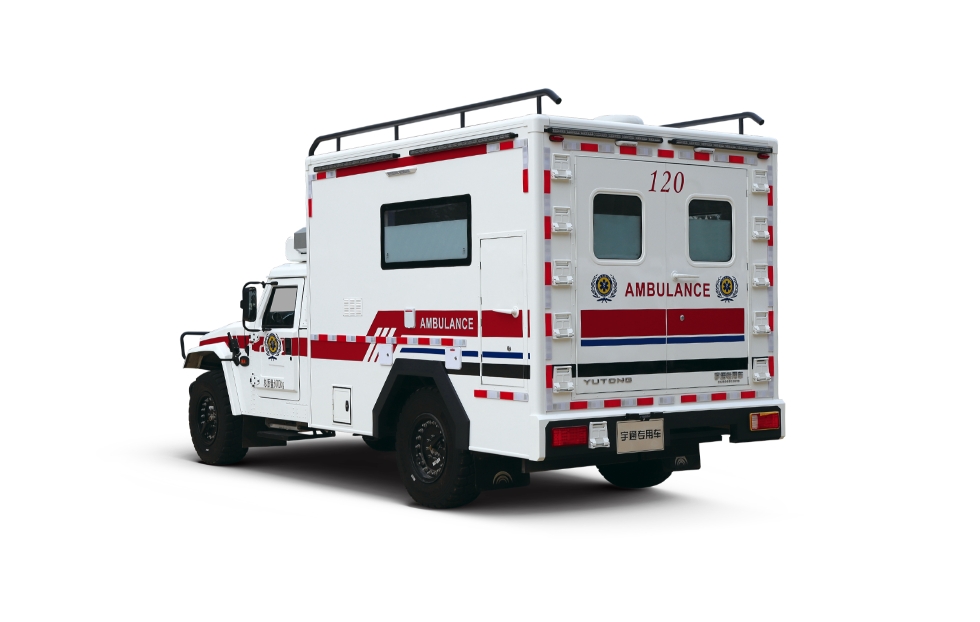 东风猛士涉水四驱救护车 