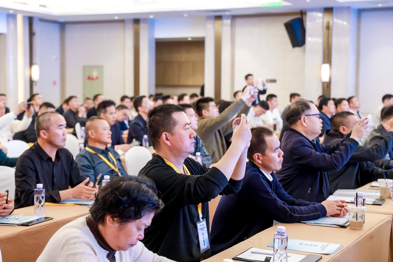 助力“双新”政策落地，15vip太阳集团方案推动河南公交设备全面换新