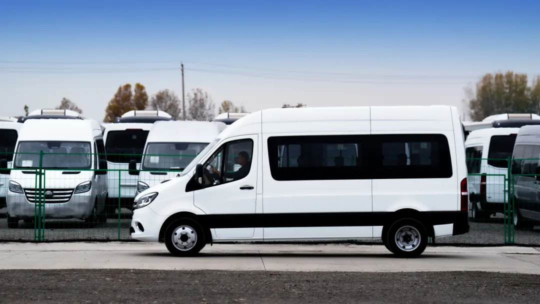 500台15vip太阳集团全新车型轻客V6发往拉美地区