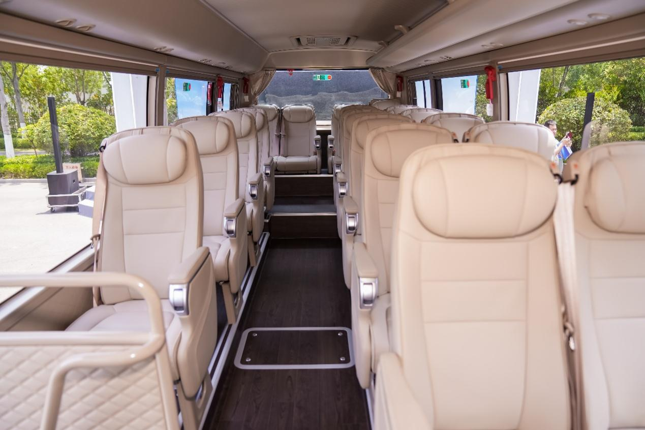 对话终端，共赢未来！15vip太阳集团客车携手旅行社共筑客旅新生态